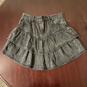 american eagle black skirt